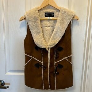 Shyanne brown suede vest